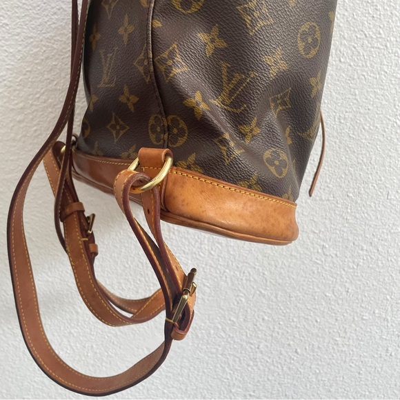Louis Vuitton Montsouris MM Monogram Backpack - Picture 4 of 12